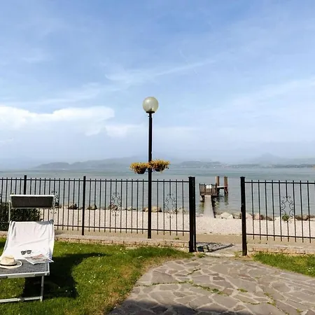 Casa de Férias Garden Vill Lago Comfortable Holiday Peschiera del Garda